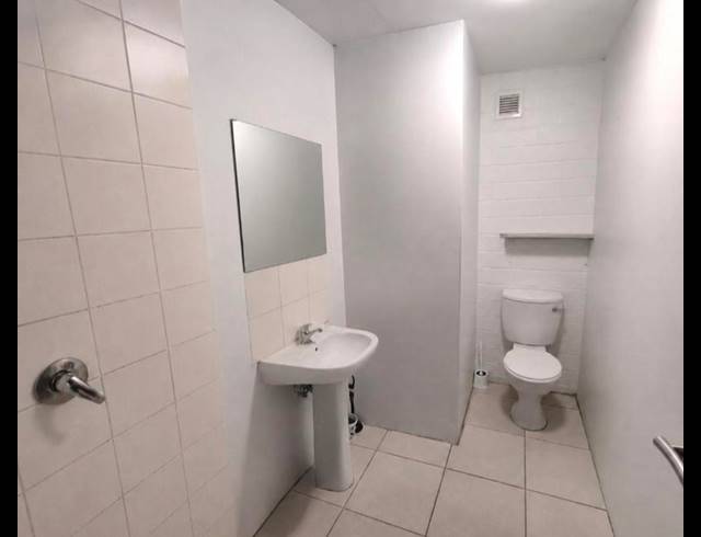 1 BEDROOM PROPERTY TO RENT IN WYNBERG